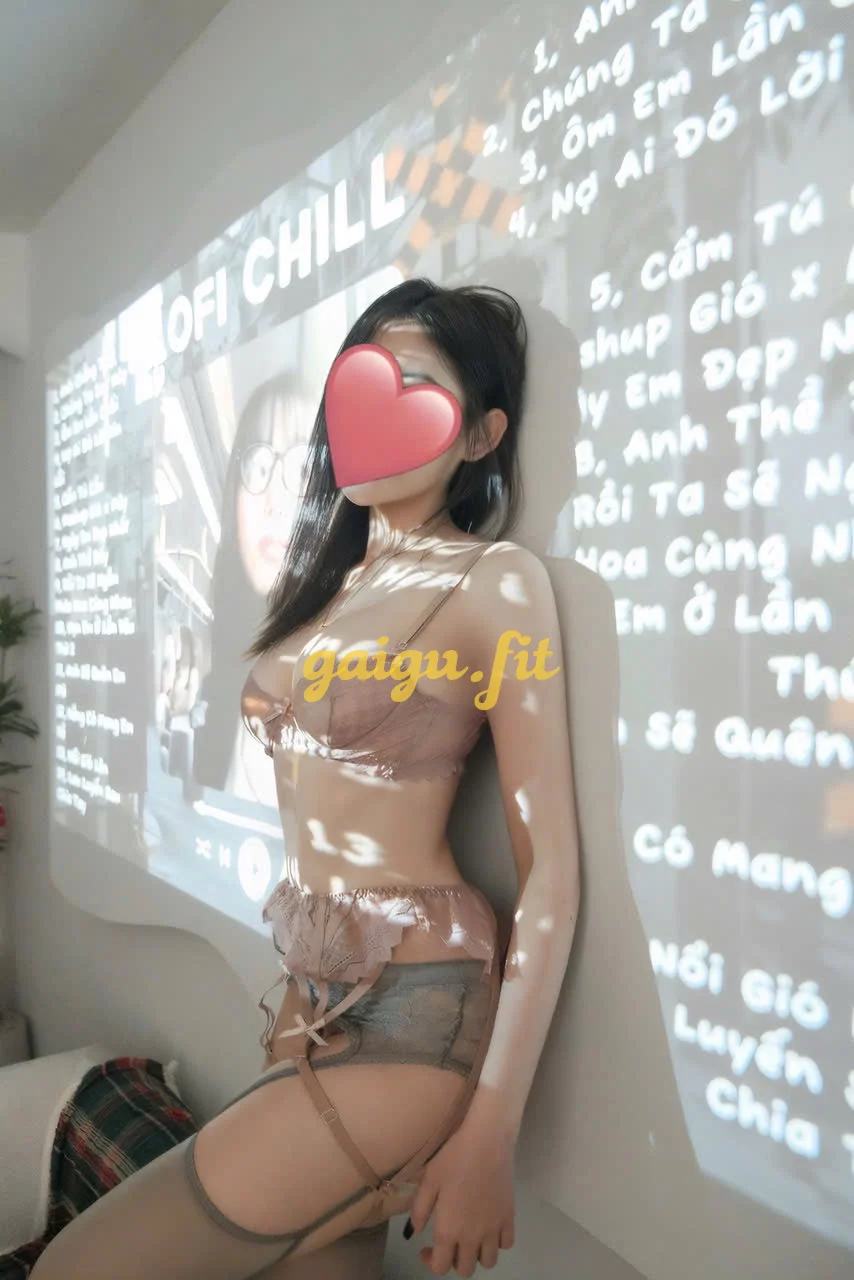 ❤️ HẠ VY ❤️ -Vũ nữ chân dài nghe tên đã thích, thưởng thức là mê