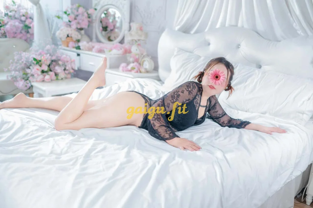 Lam Trinh - Duyên dáng đa tình - Sexy quyến rũ