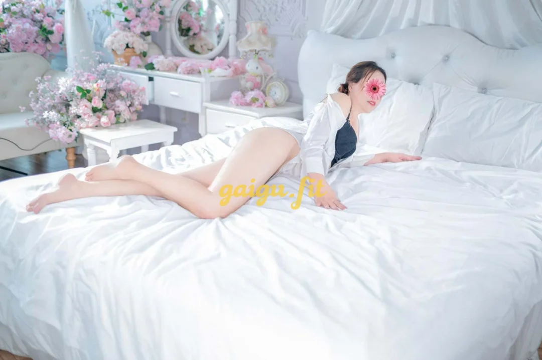 Lam Trinh - Duyên dáng đa tình - Sexy quyến rũ
