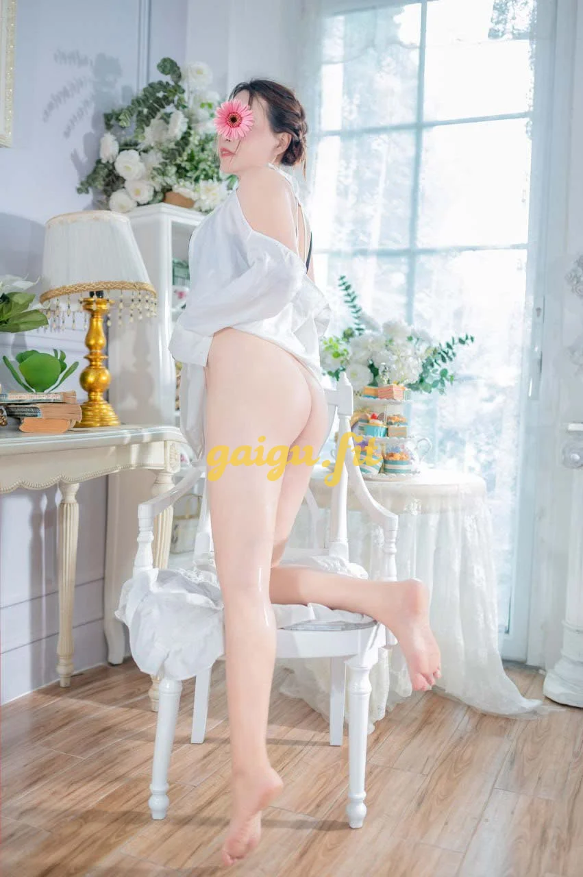 Lam Trinh - Duyên dáng đa tình - Sexy quyến rũ
