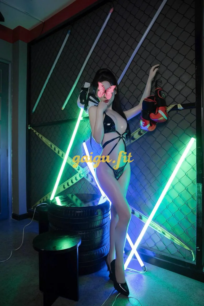 NEW THƯ KÌ 2K5 SỞ HỮU DÁNG ĐẸP VỚI BỘ NGỰC VÔ CÙNG GỢI CẢM CHIỀU KHÁCH