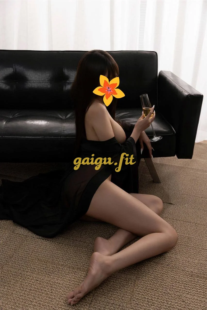 Vân Nhi 2K  - Tuyệt Phẩm Mỹ Nhân - Body nóng bỏng🔥 chiều khách hơn NYC !