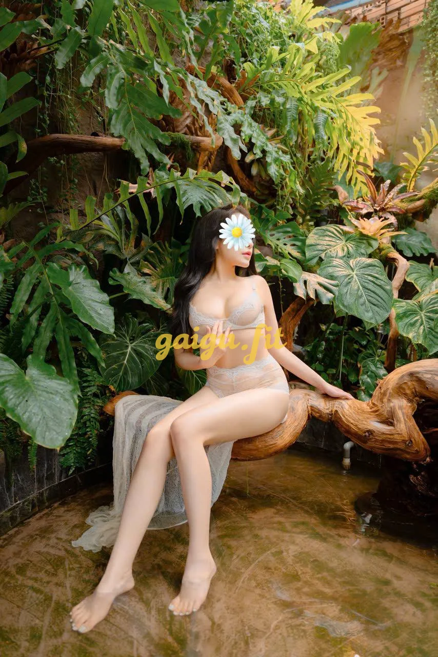 Thanh Hà _ Gái xinh chiều khách, body nóng bỏng