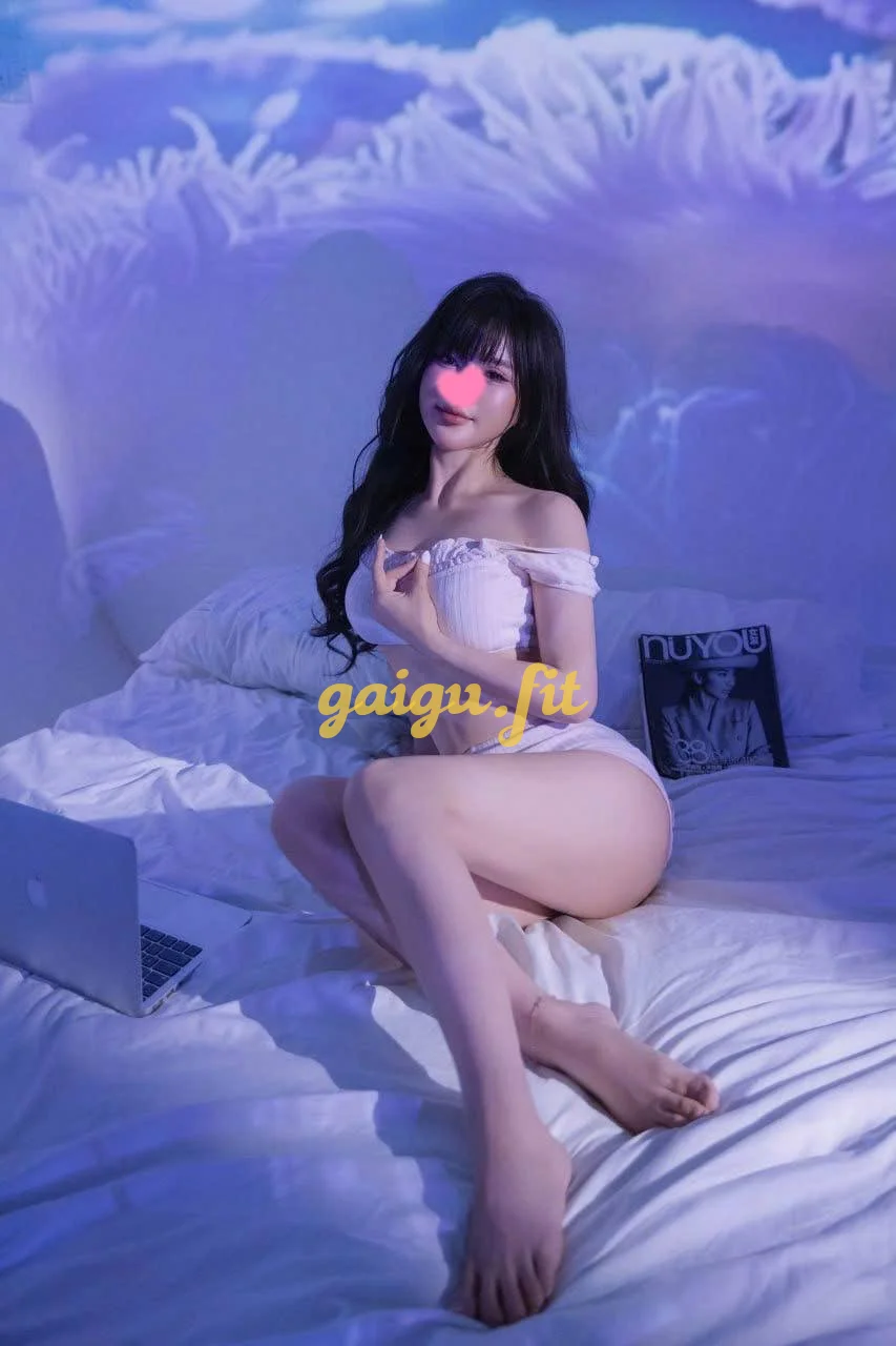 NGÂN HÀ --- SEXY, DÂM LẮM À NHA!