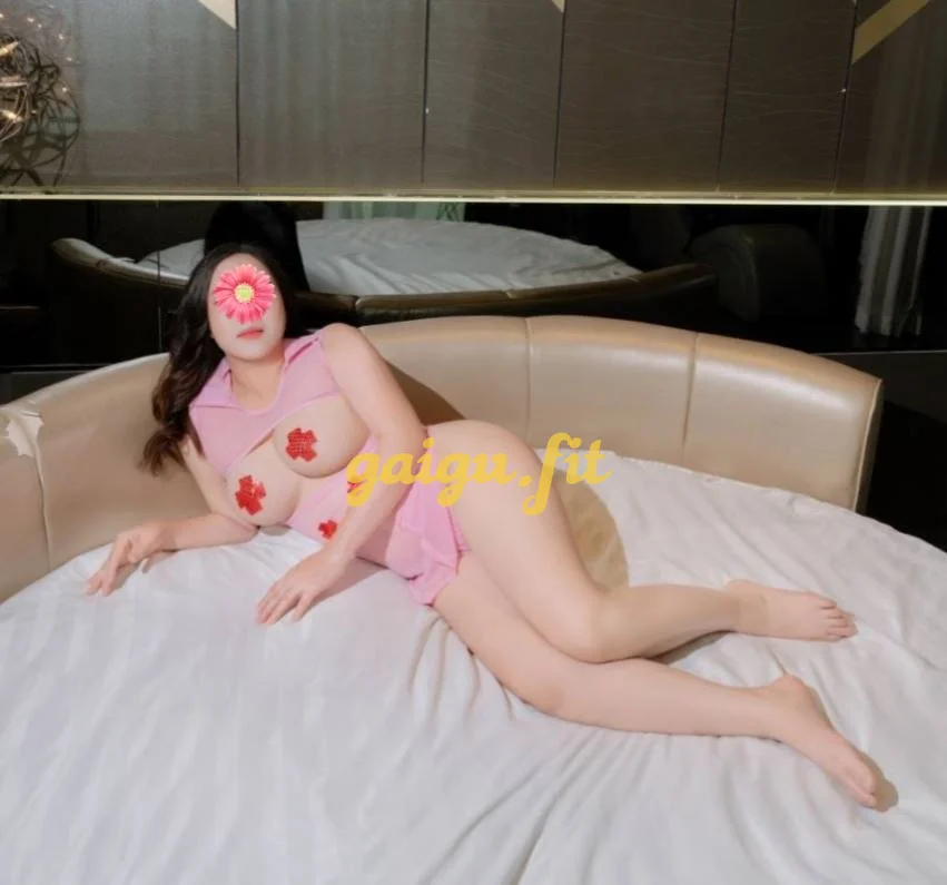 Thanh TRÚC - Vú to, Bướm múp, tận tình yêu chiều khách