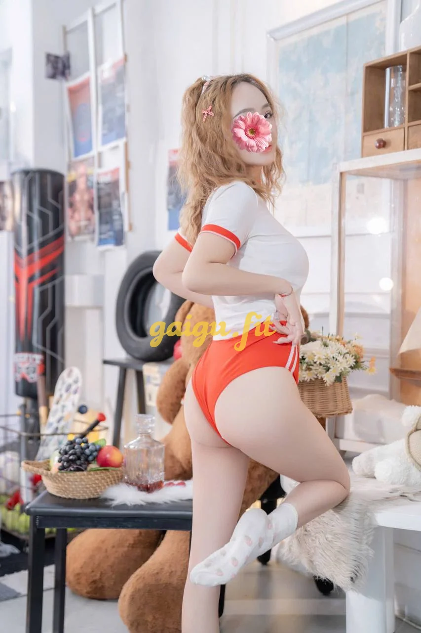 Yến Chi_ Sevice khủng, chiều khách, body gợi cảm