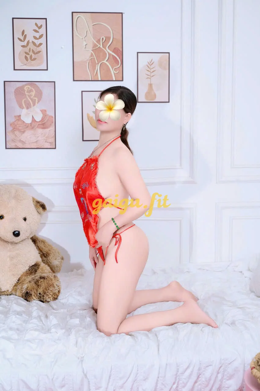 Hoài Thu:Xinh Gái, Dễ Thương Dịu Dàng, Vui Vẻ, Nhiệt Tình