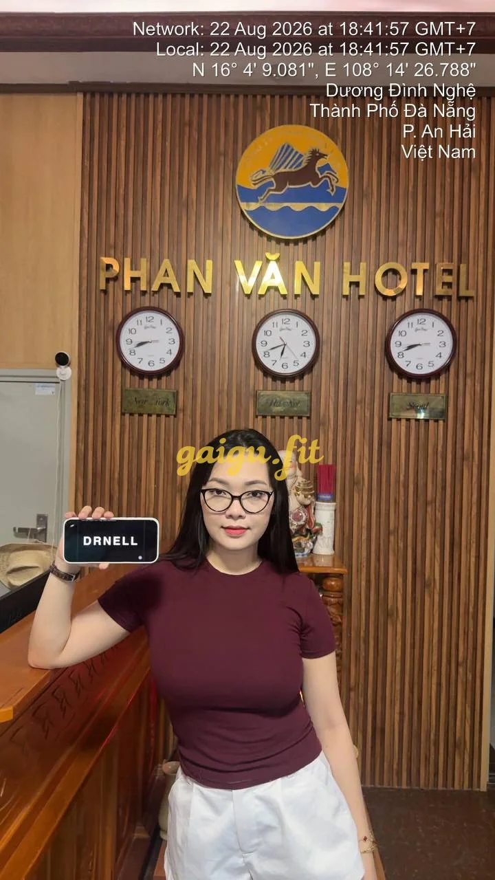 THẢO NHI - TUYỆT PHẨM, XINH VÀ CHIỀU KHÁCH TỚI BẾN