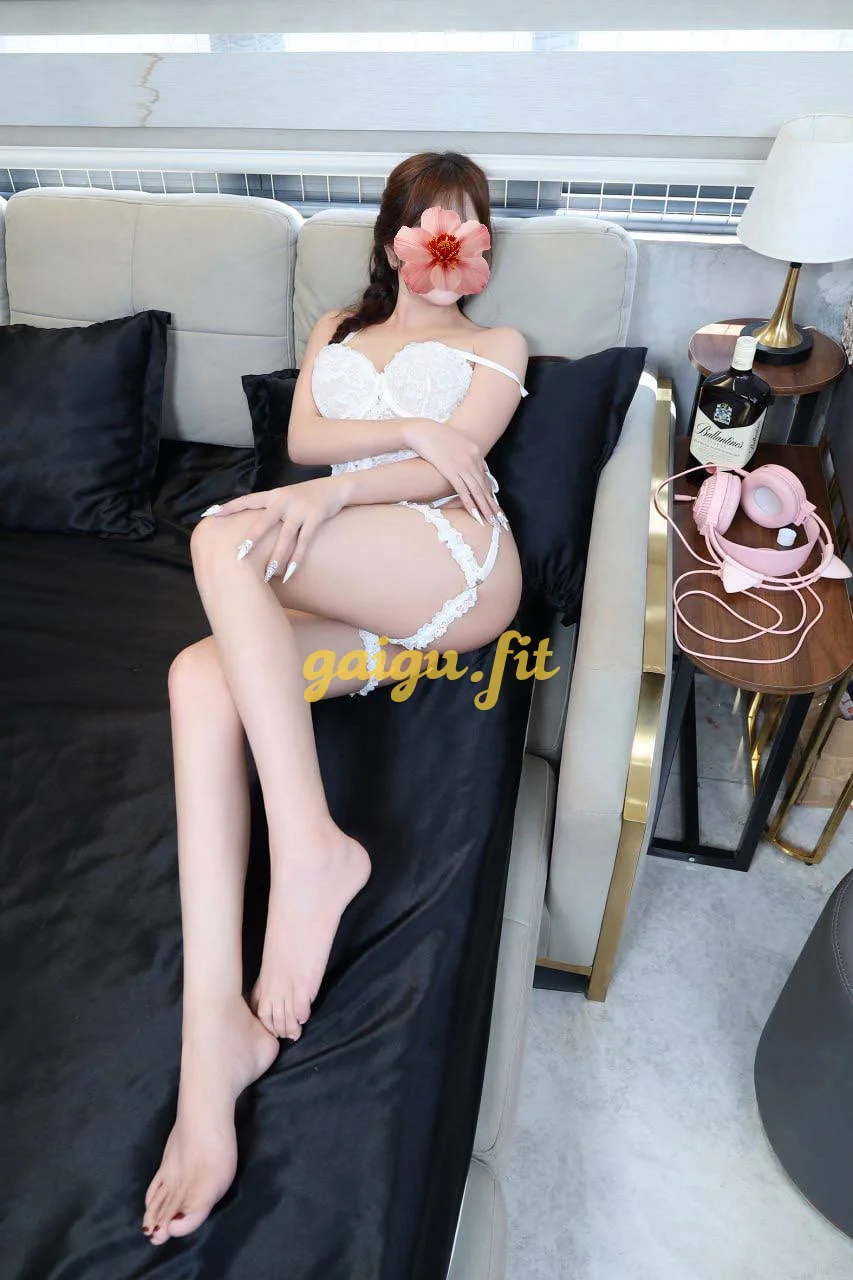 Hoàng Ngân - Siêu Dâm, Vú Bím Cực Ngon, Hàng Hot Trong Tầm Giá