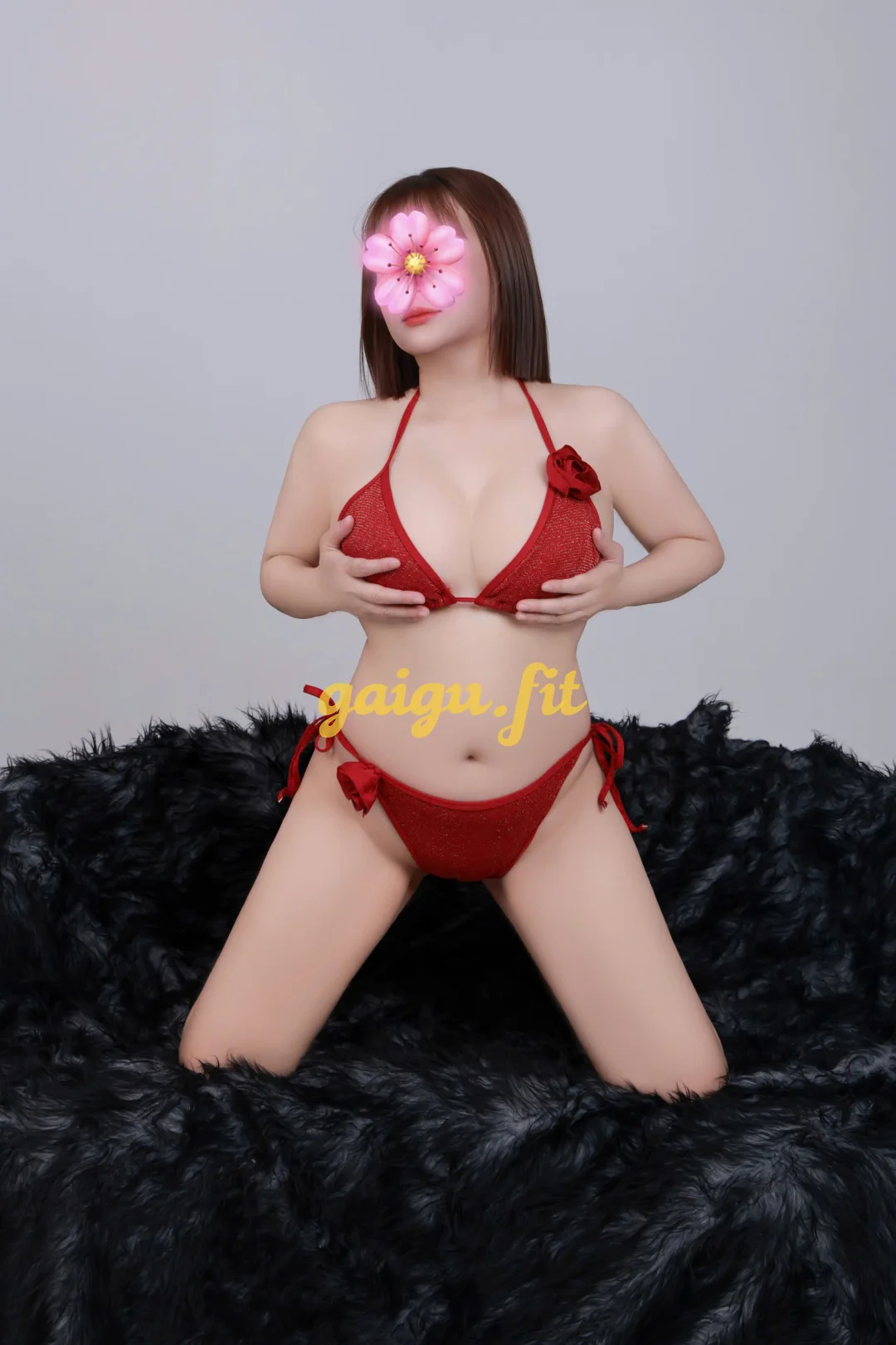 AN CHI - NGHỆ NHÂN KÈN SÁO, VÚ TO BƯỚM XINH