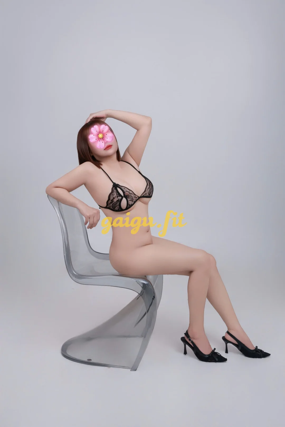 AN CHI - NGHỆ NHÂN KÈN SÁO, VÚ TO BƯỚM XINH