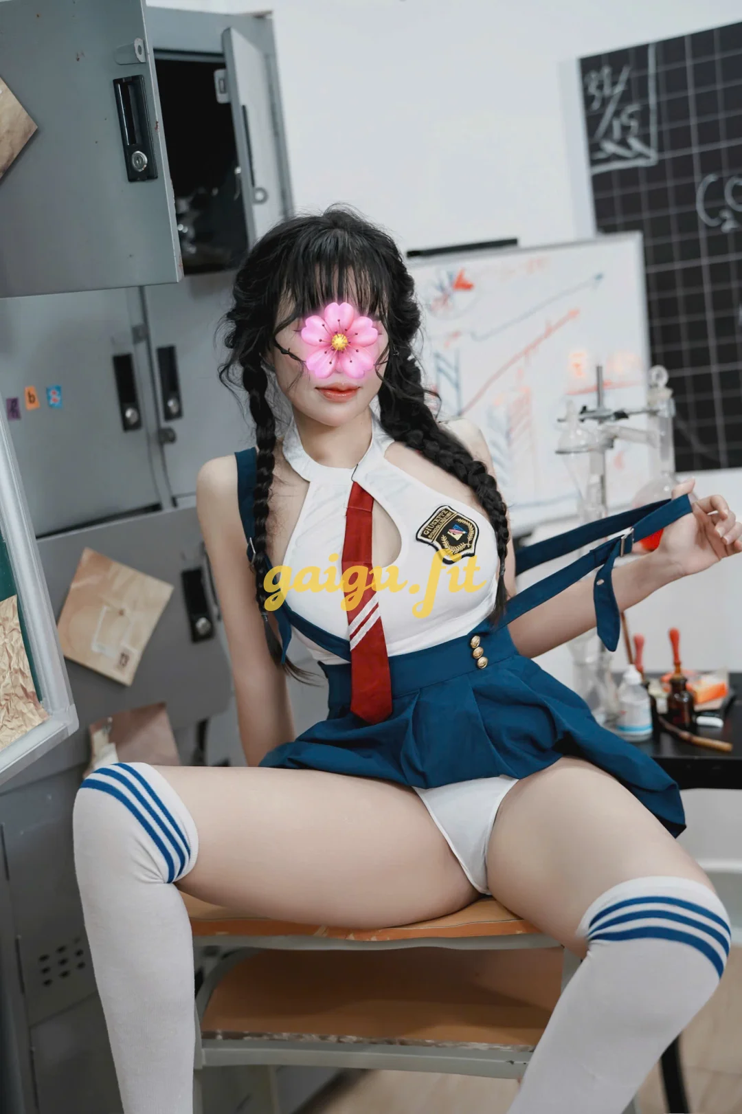 NHƯ QUỲNH - DÂM NỮ KHƠI DẬY KHÁT VỌNG CỦA MỌI CHÀNG TRAI