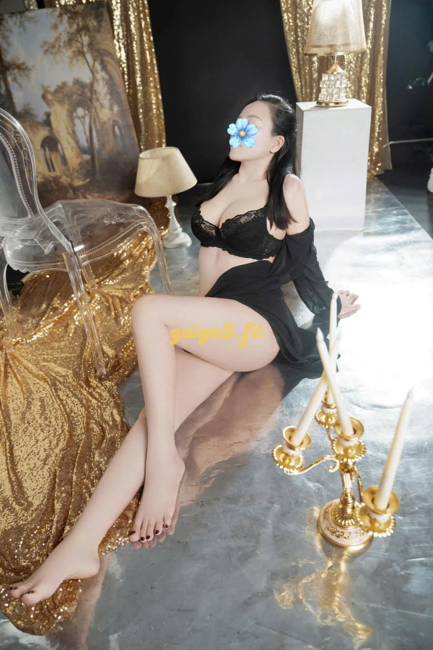 Linh Anh :XINH ĐẸP QUYẾN RŨ - BODY CĂNG MỌNG GỢI TÌNH - LÀM TÌNH CƯC KHÉO