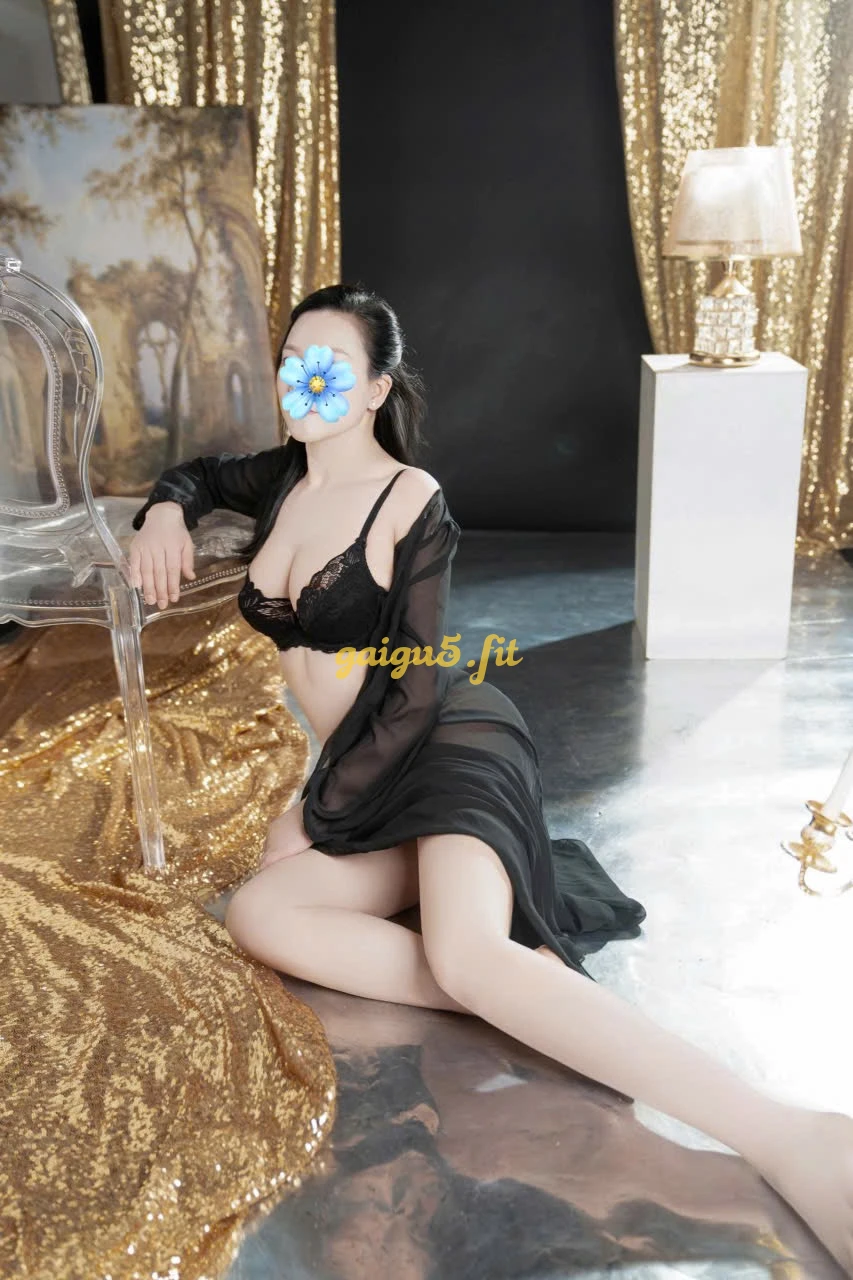 Linh Anh :XINH ĐẸP QUYẾN RŨ - BODY CĂNG MỌNG GỢI TÌNH - LÀM TÌNH CƯC KHÉO