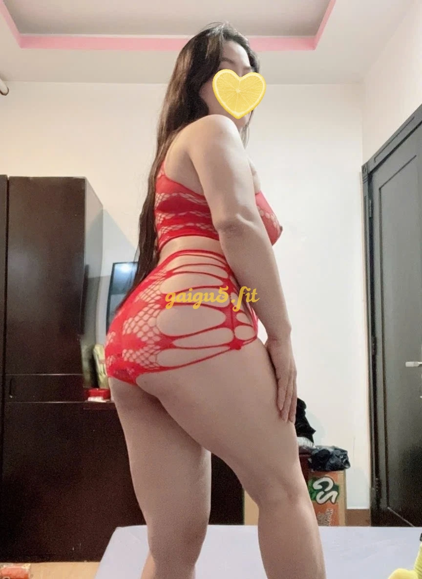 Diễm My Em Gái Miền Tây Nhiệt Tình Và Chiều Khách