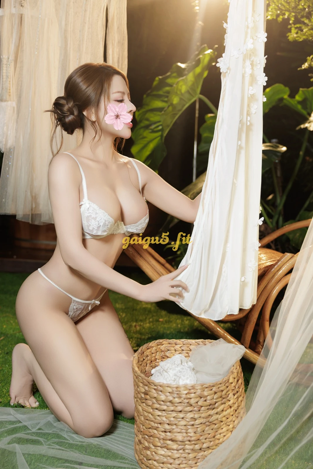 SIÊU MẪU NHẬT HẠ - VẺ ĐẸP HOÀN HẢO QUYẾN RŨ CUỐN HÚT
