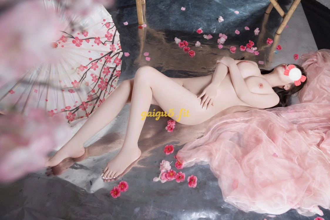 💗THÙY DƯƠNG EM GÁI DÂM ĐÃNG MỚI ĐI LÀM PHỤC VỤ ANH EM