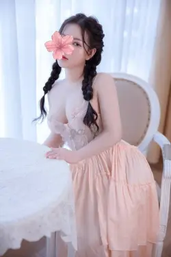 THUỲ DƯƠNG - XINH NGOAN LẠI CÒN BIẾT CHIỀU KHÁCH - BẢO GÌ EM CŨNG NGHE-BÚ LIẾM RẤT CHUYÊN NGHIỆP - C