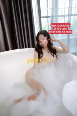 Băng Vy_ Gái dâm chiều khách, body gợi cảm